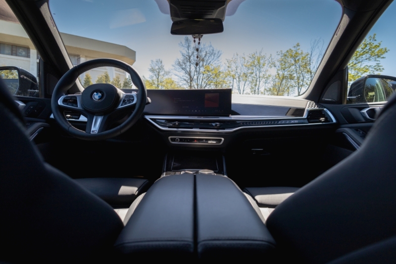 Luksusowe wnętrze BMW X5 do ślubu - Wybierz Miasto